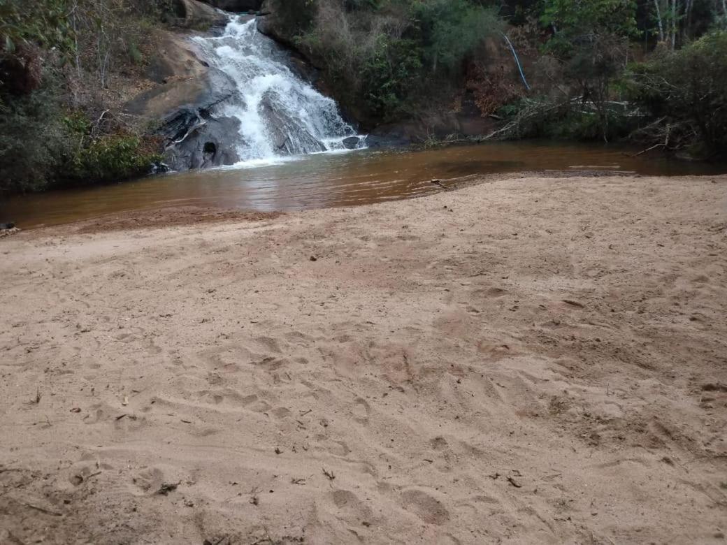 Casa De Campo Banheira, Lareira E Cachoeira Công viên tiểu bang Pedra Azul Ngoại thất bức ảnh