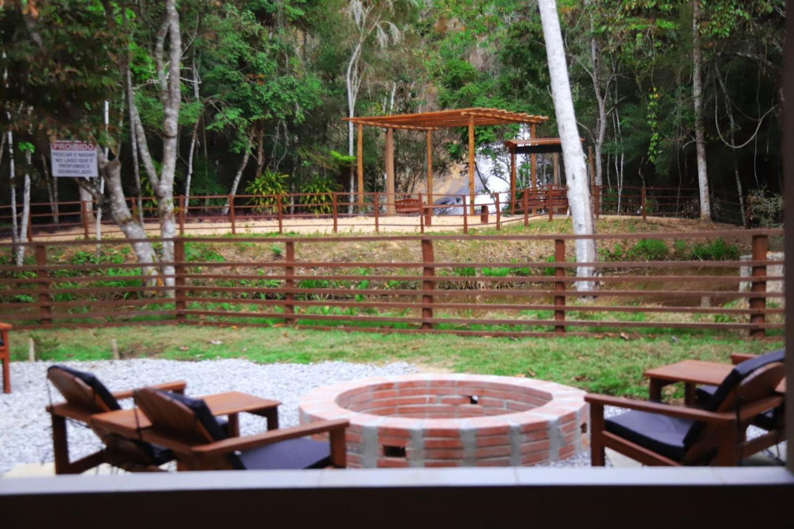 Casa De Campo Banheira, Lareira E Cachoeira Công viên tiểu bang Pedra Azul Ngoại thất bức ảnh